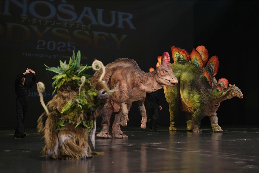 DINO-A-LIVE Singapore life-sized dinosaurs