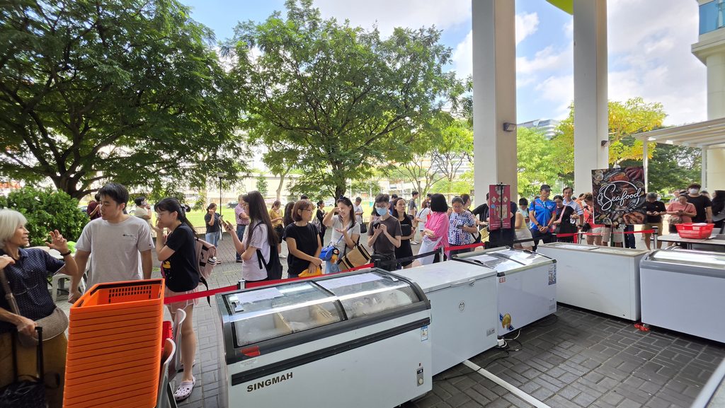 $2 Seafood Fair Tanjong Pagar non-Halal beef deals
